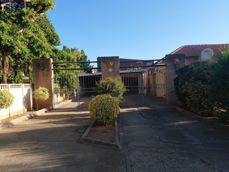 4 Bedroom Property for Sale in Despatch Central Eastern Cape